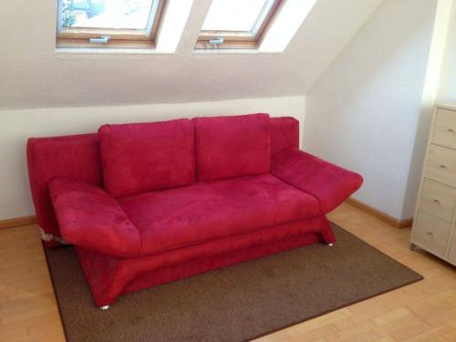 Schlafcouch im Durchgangszimmer